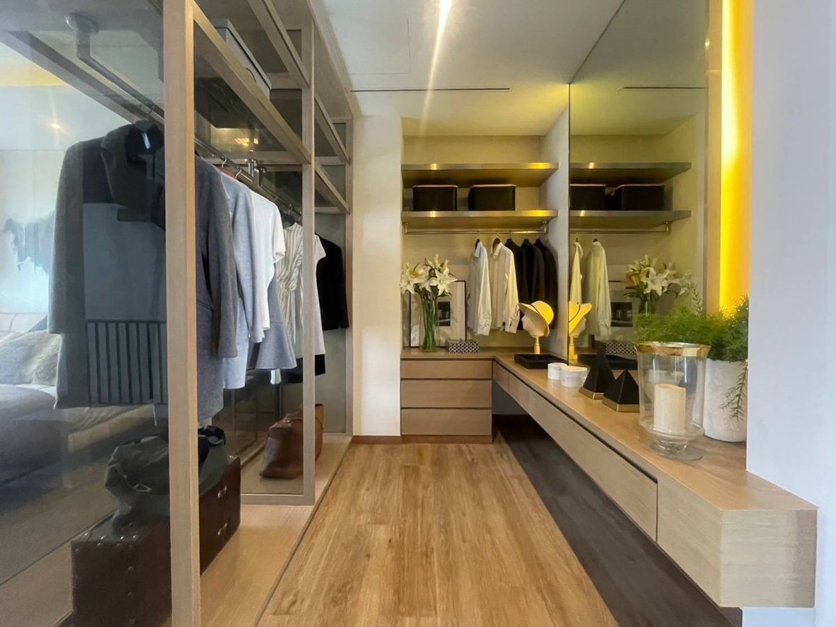 ขายทาวน์โฮมพระราม 9 เพชรบุรีตัดใหม่ RCA : ขายบ้านตัวอย่าง โครงการ AIRES Rama 9 — ทาวน์โฮมหรู 3.5 ชั้น ตกแต่งครบ พร้อมเข้าอยู่”