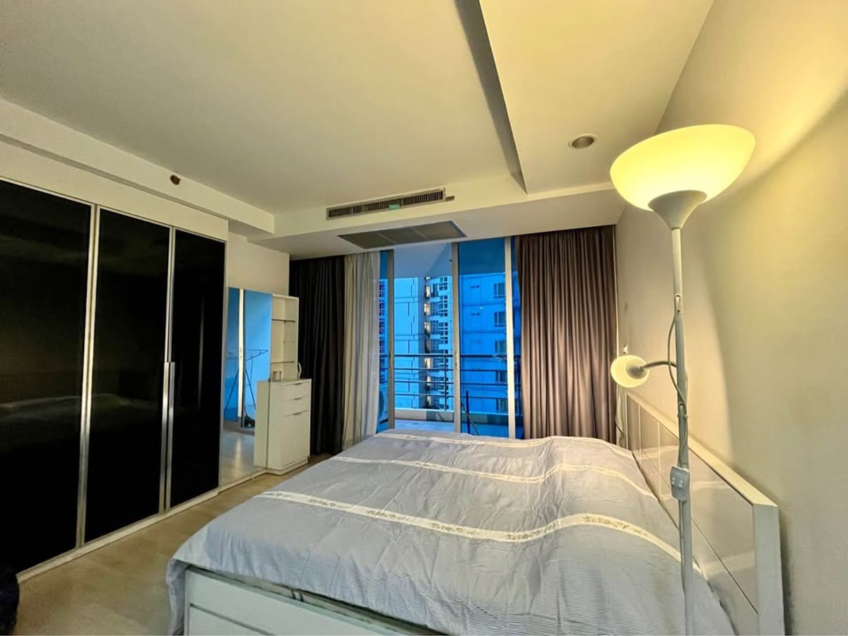 For RentCondoWitthayu, Chidlom, Langsuan, Ploenchit : +++ Urgent rent, The Rajdamri ** 1 bedroom, 1 bathroom, 45 sqm. Ready to stay +++