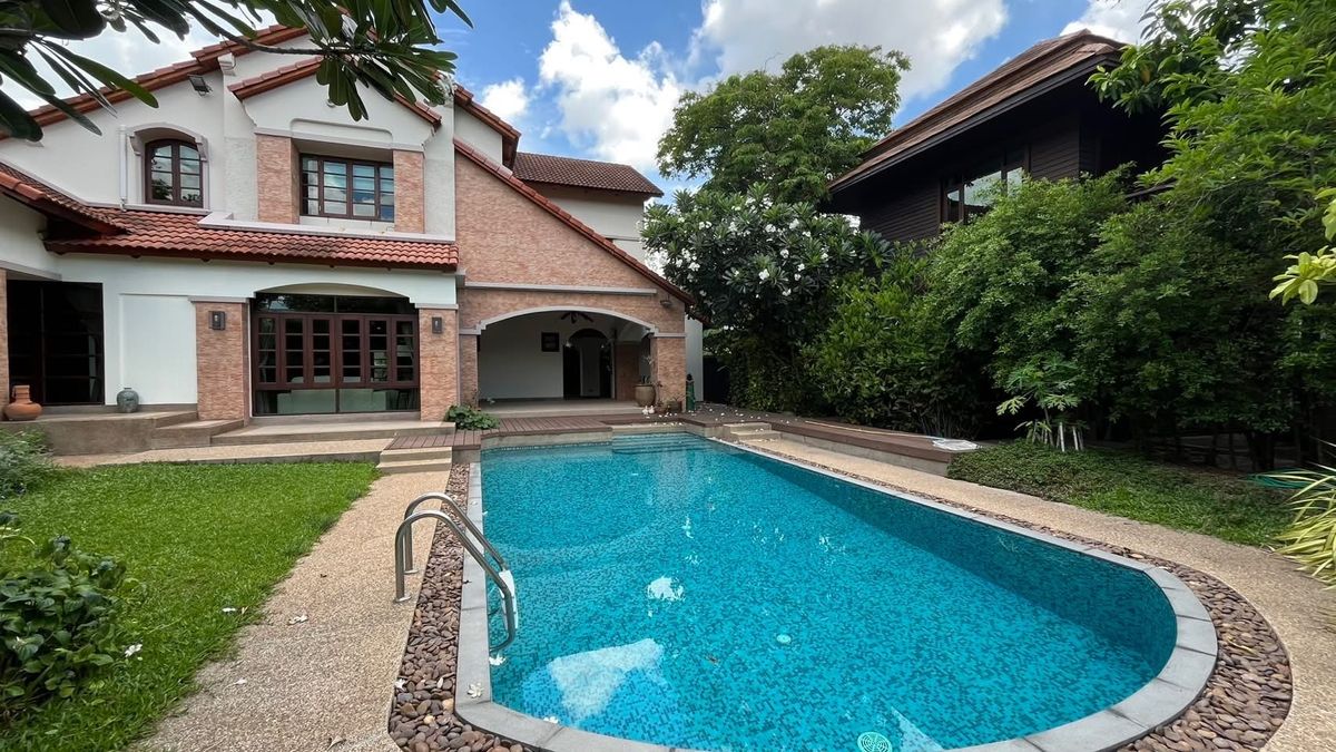 For RentHousePattanakan, Srinakarin : 🔥 House for rent With a swimming pool close to Suanlung RAMA9