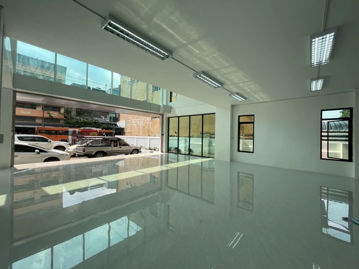 OfficeLadprao101, Happy Land, The Mall Bang Kapi : Urgent sale, office, office 4.5 floors on the Lat Phrao 101 road, good location, discount 0863377287