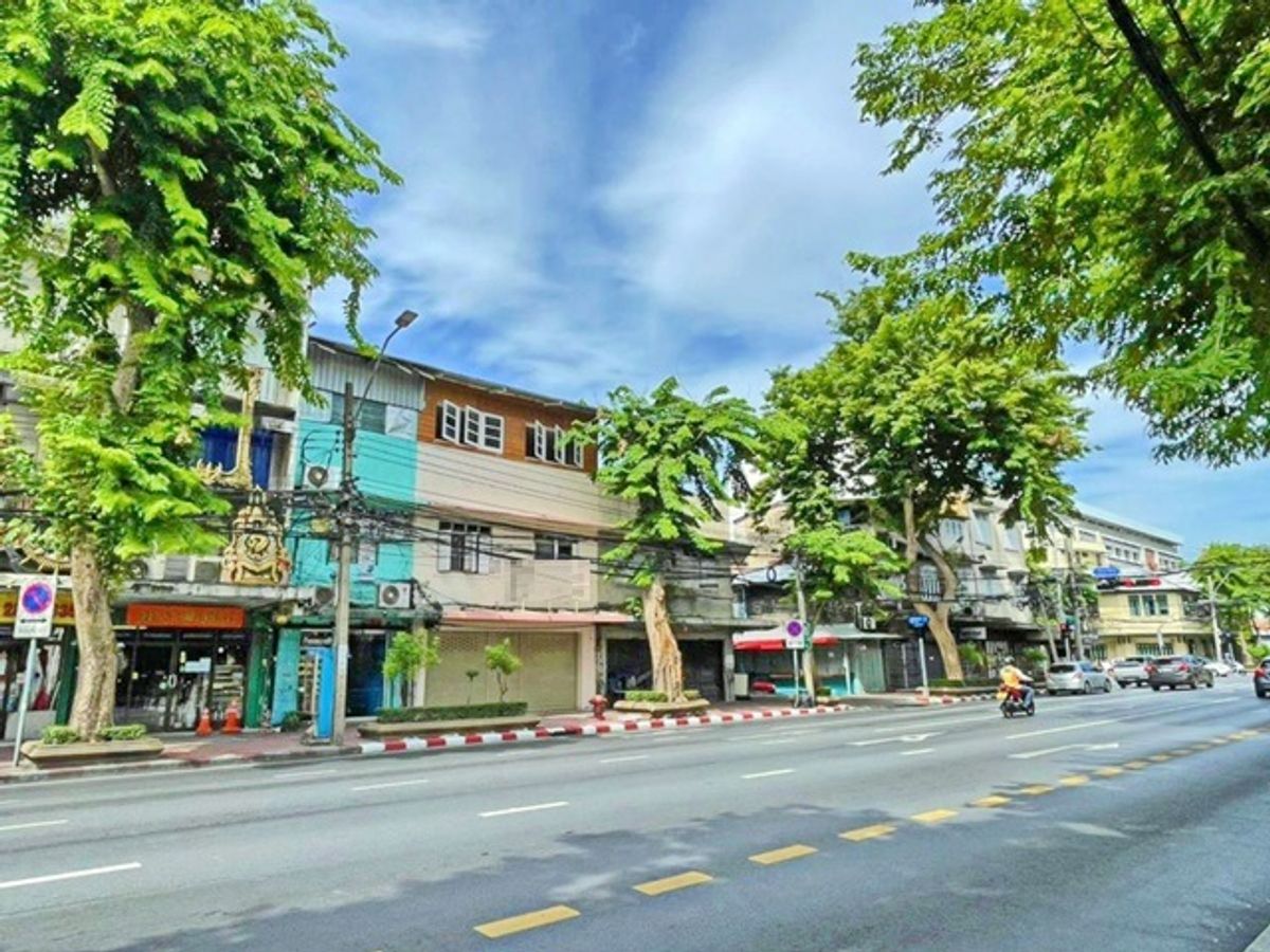 ให้เช่าอาคารพาณิชย์เยาวราช บางลำพู : ทำเลดี MRTสามยอด 1กม.มหาไชย Renovateใหม่ หัวลำโพง รพ.หัวเฉียว 0.9 กม.ให้เช่าอาคารพาณิชย์ 3 ชั้น 2 คูหา 365 ตร.ม. 48ตร.ว. จุฬาลงกรณ์ 1.9 กม