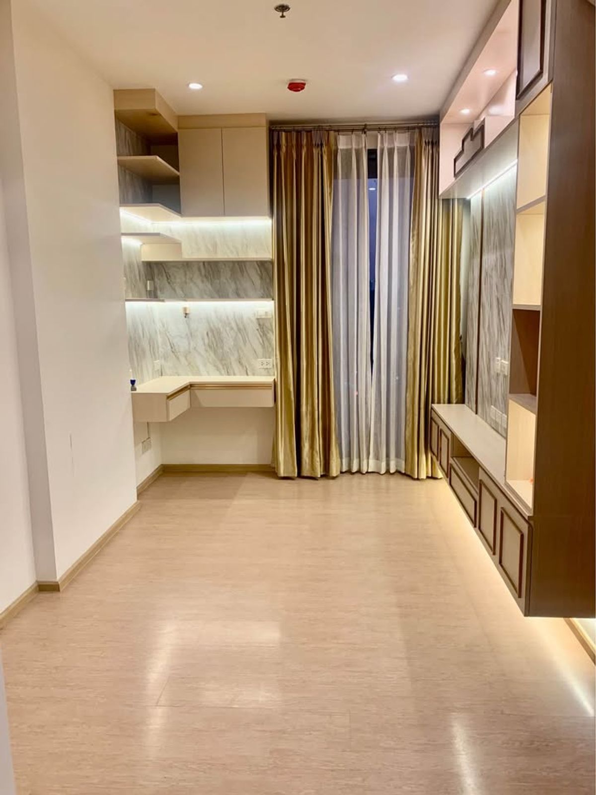 ขายคอนโดลาดพร้าว เซ็นทรัลลาดพร้าว : ห้องสวย ถูกที่สุด ชั้น 17 Maru Ladprao 15 🐶🐱Pet Friendly เฟอร์นิเจอร์ครบ พร้อมอยู่ (P-790)