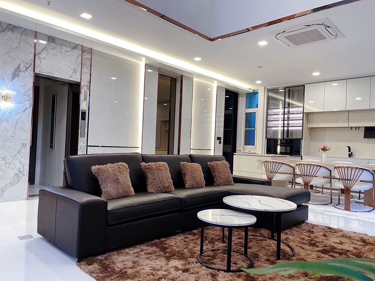 ขายบ้านเลียบทางด่วนรามอินทรา : ขาย Vive เอกมัย รามอินทรา ขนาด 380 Sq.m 4 bed 5 bath เพียง 53.9 MB
