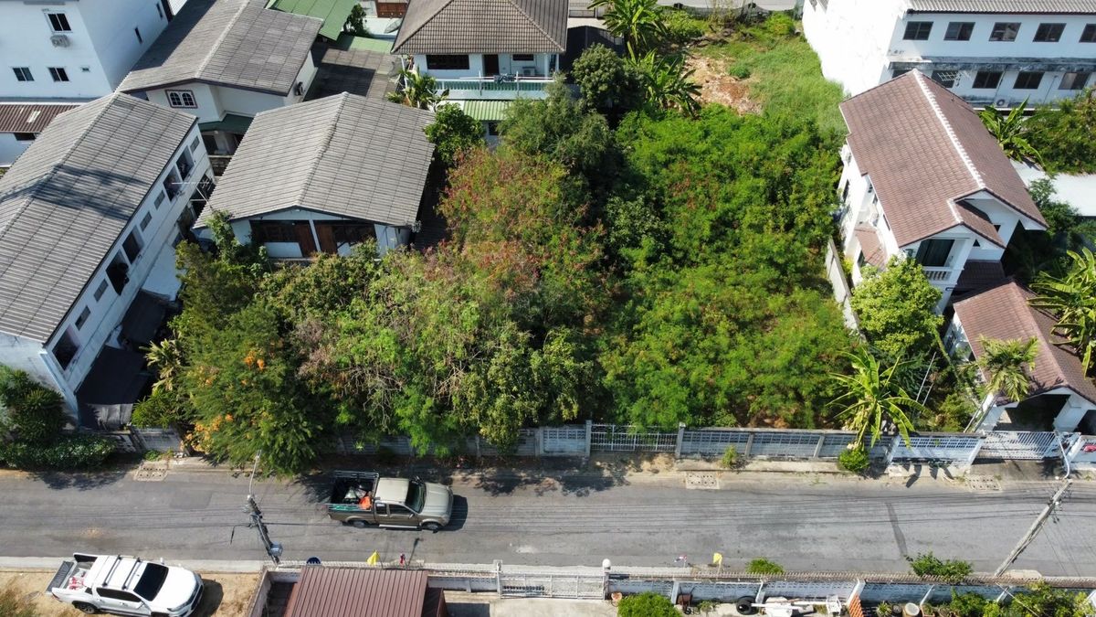 ขายที่ดินนวมินทร์ รามอินทรา : ขายที่ดิน แถมบ้าน 98 ตารางวา ซอย รามอินทรา 8 แยก 3 เชื่อมต่อ มัยลาภ หรือ รามอินทรา 14แยก8 สวยและถูก เพียง 4.99 ลบ.