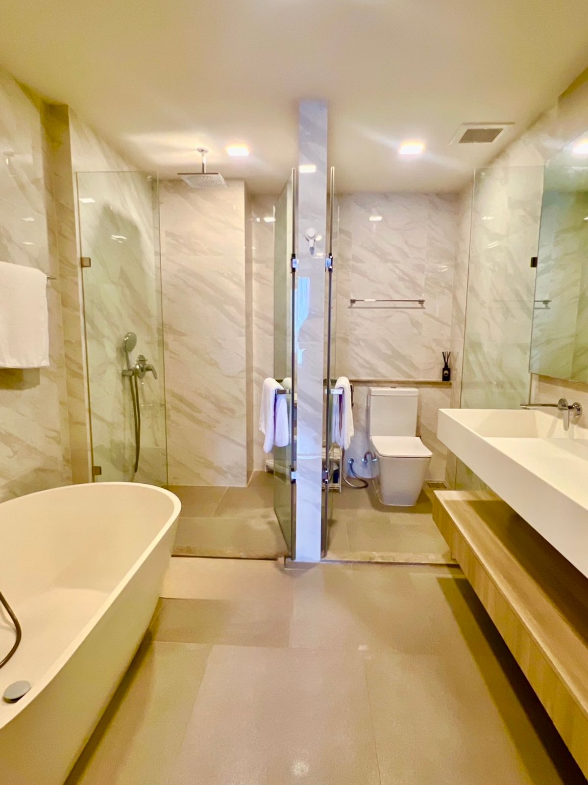 For RentCondoSukhumvit, Asoke, Thonglor : Rent 2 bedrooms, 2 bathrooms, Fynn Sukhumvit 31 Finn, Sukhumvit 31, rental price 75,000 baht