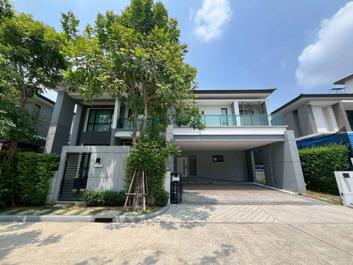 ขายบ้านเลียบทางด่วนรามอินทรา : 	The City Ekkamai-Ladprao บ้านเดี่ยว 2 ชั้น เดอะ ซิตี้ เอกมัย-ลาดพร้าว ตกแต่งพร้อมเข้าอยู่