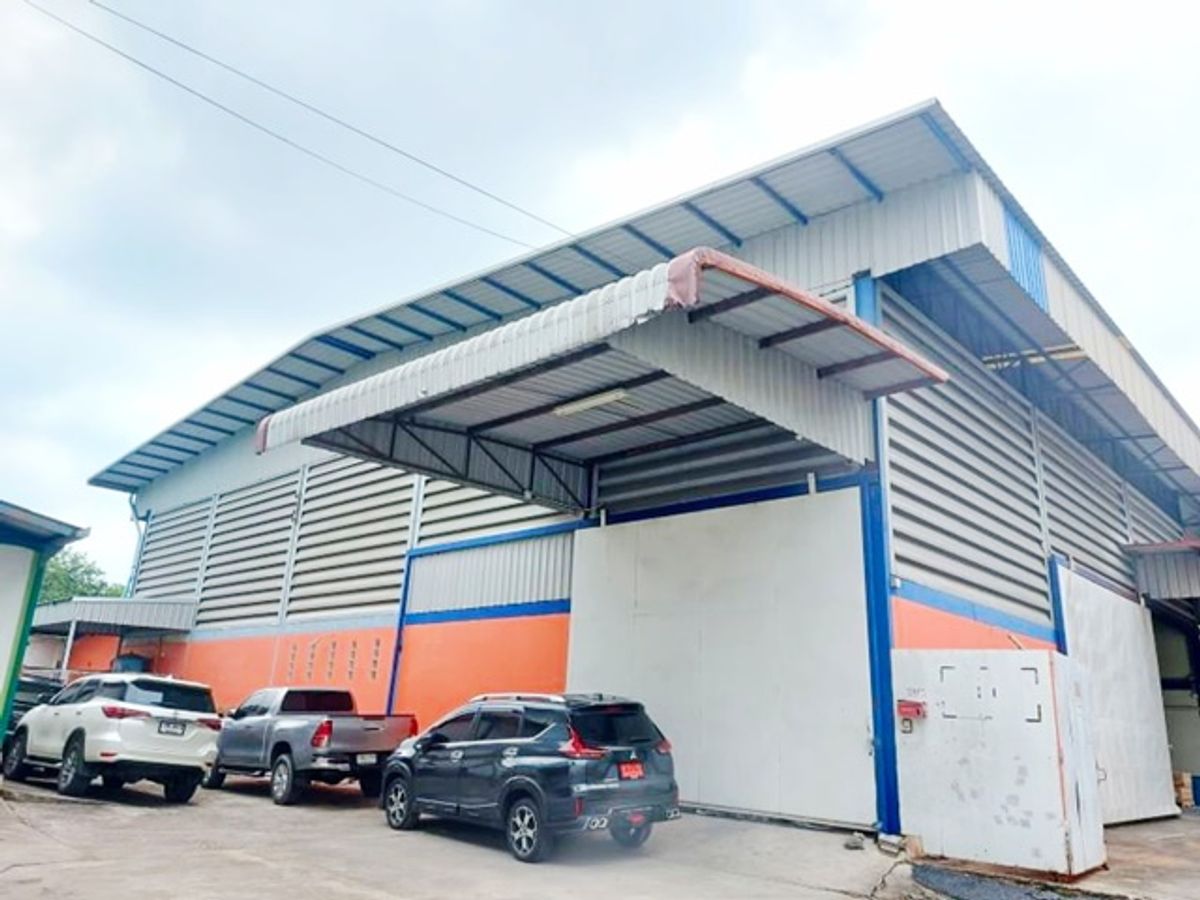 For RentWarehouseMahachai Samut Sakhon : CJ, Khae Rai Market, 4.3 km, Bang Nam Fresh 2.0 km. For rent-selling warehouses, almost 2 floors, 5 bedrooms, good weather, good weather, Thonburi 8.1 km. 1,160 square meters.