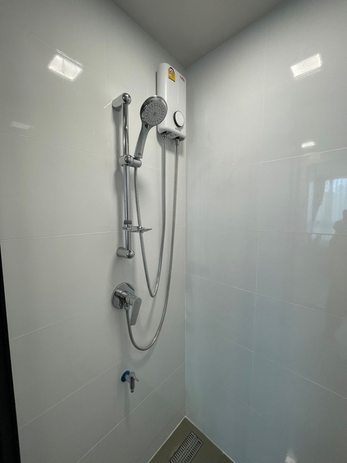 For RentCondoBangna, Bearing, Lasalle : Rent ATMOZ BANGNA Building/Building: D Floor: 2 Room Size: 27 sq.m. Price: 10,000 baht. Nearby location: Yellow Line  