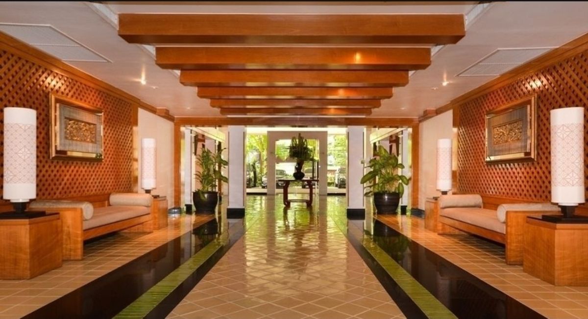 For SaleCondoWitthayu, Chidlom, Langsuan, Ploenchit : 📍Langsuan Ville: Freehold Condo  With only a few Conventional parking in the Lang Suan. Starting 160k baht/sq.m. 3 min walk to Vela Langsuan✨️ 
 
