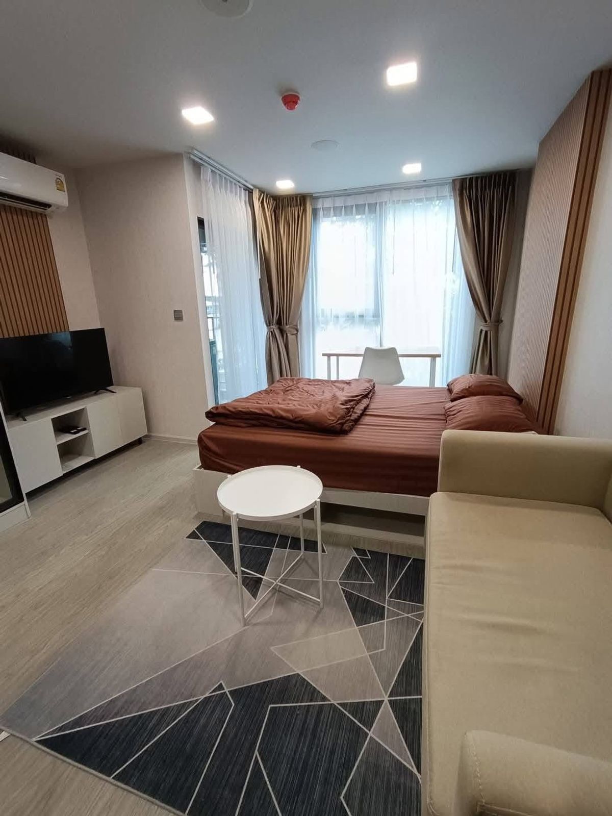 ให้เช่าคอนโดอ่อนนุช อุดมสุข : ME-332 ให้เช่าคอนโด Atmoz Oasis อ่อนนุช พร้อมเฟอร์และเครื่องใช้ไฟฟ้าครบๆ