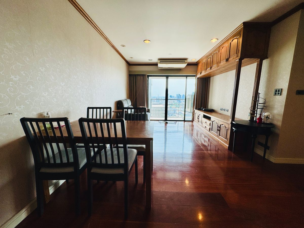 ขายคอนโดสาทร นราธิวาส : ขายคอนโด Sathorn Gardens   2 ห้องนอน กว้างขวาง ใจกลางสาทร เหมาะทั้งอยู่อาศัยและลงทุน!