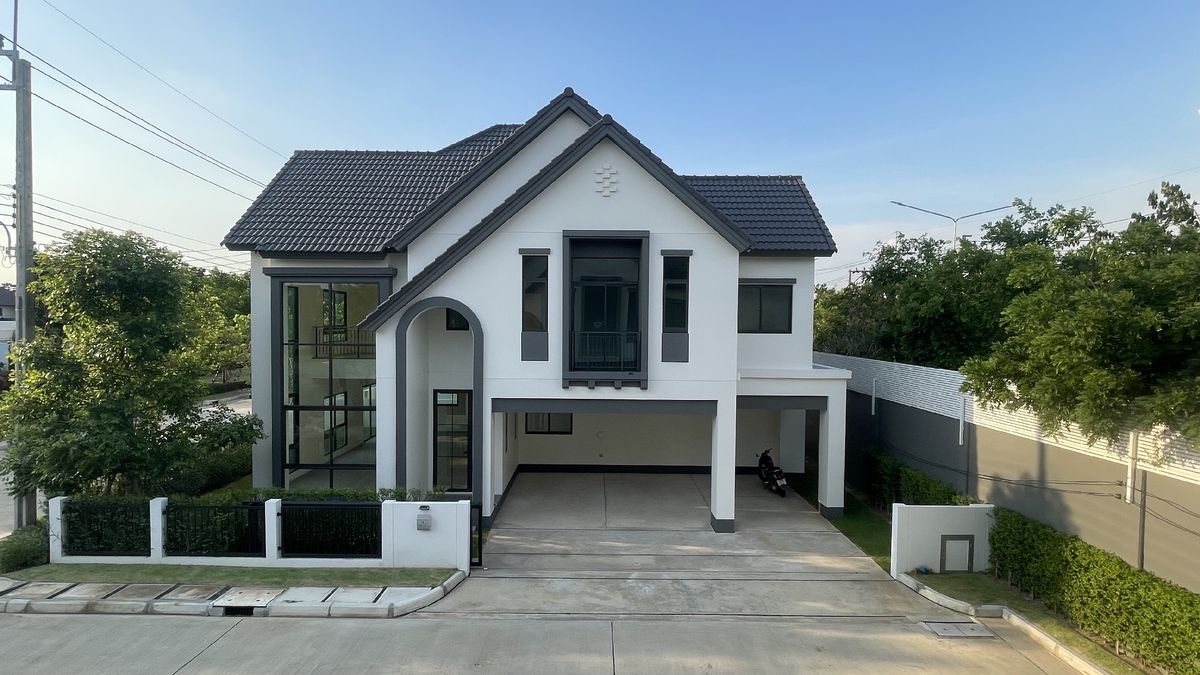 For SaleHousePhutthamonthon, Salaya : Discounted 2 million large houses, plot in front of the garden, a private alley near the club house Only one neighbor