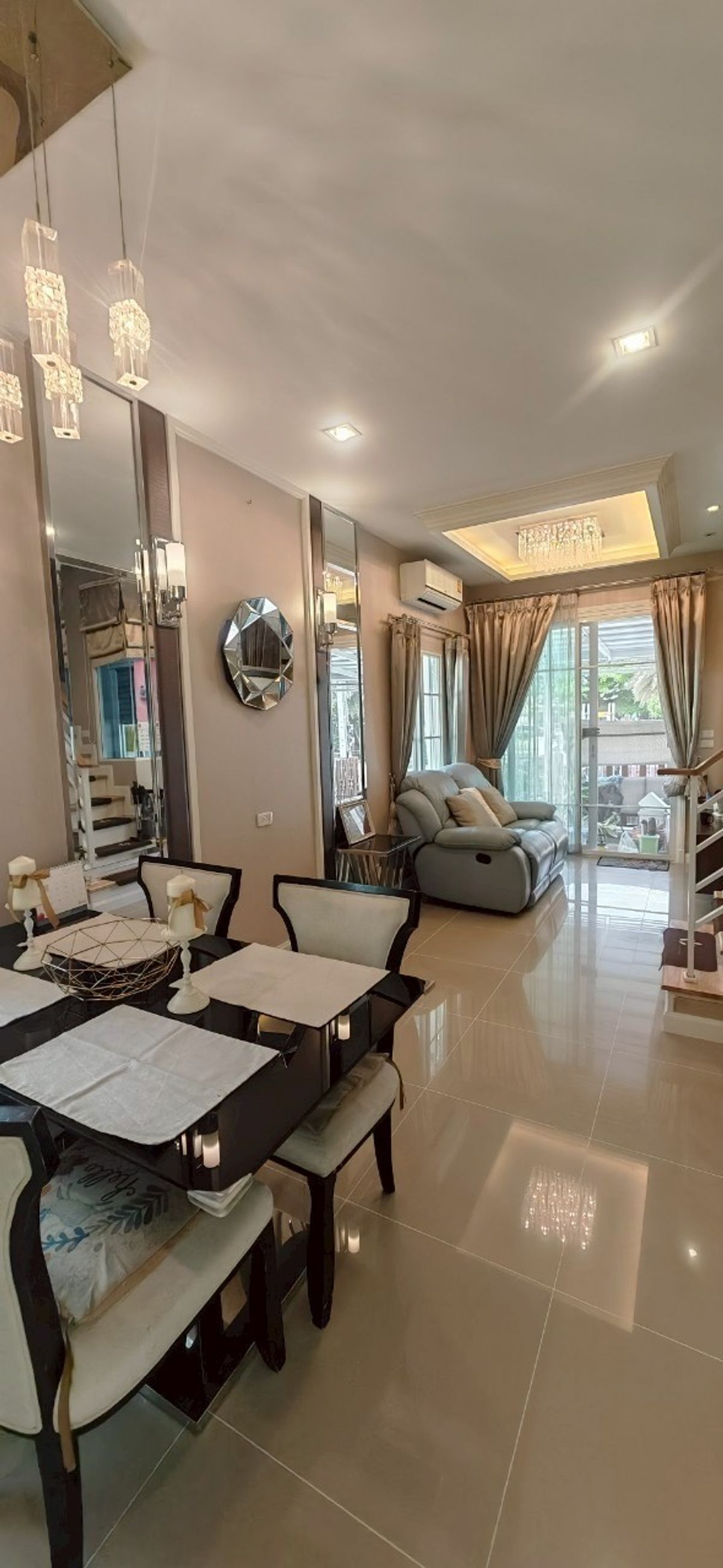 ขายทาวน์โฮมเกษตร นวมินทร์ ลาดปลาเค้า : ขายทาวน์โฮม 2 ชั้น 3 ห้องนอน 2 ห้องน้ำ ตกแต่งสวยงาม โครงการ โกลเด้น ทาวน์ 3 ลาดพร้าว-เกษตรนวมินทร์ (S4772)