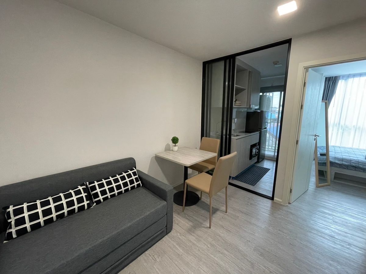 For RentCondoBangna, Bearing, Lasalle : Rent ATMOZ BANGNA Building/Building: D Floor: 2 Room Size: 27 sq.m. Price: 10,000 baht. Nearby location: Yellow Line  