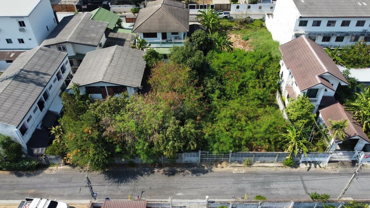 ขายที่ดินนวมินทร์ รามอินทรา : ขายที่ดิน แถมบ้าน 98 ตารางวา ซอย รามอินทรา 8 แยก 3 เชื่อมต่อ มัยลาภ หรือ รามอินทรา 14แยก8 สวยและถูก เพียง 4.99 ลบ.