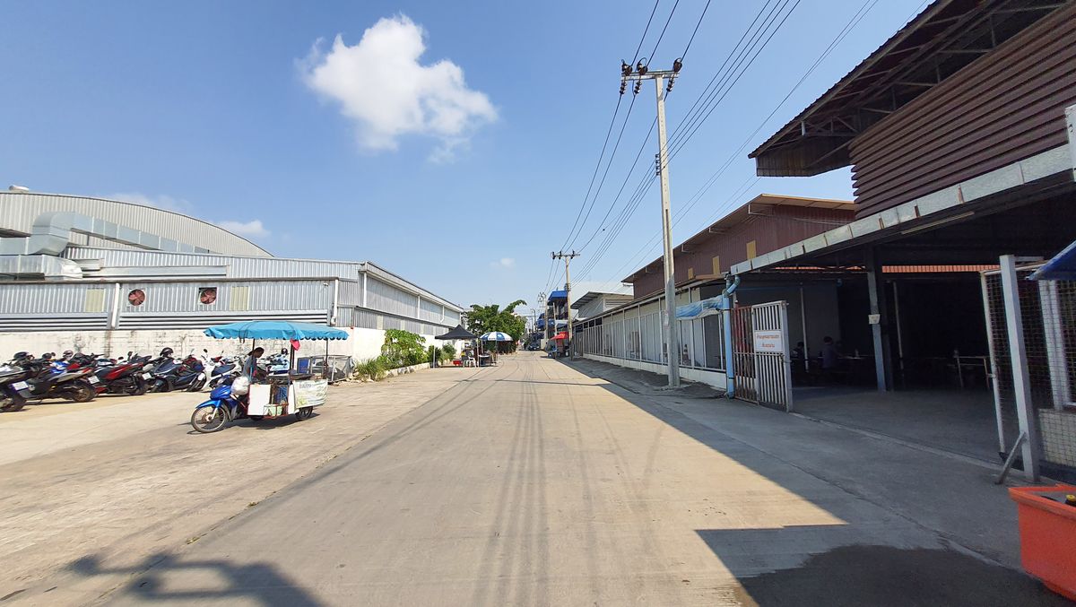 ขายที่ดินพัฒนาการ ศรีนครินทร์ : Hot Price !! ขายที่ดินเปล่า 293 ตารางวา ซอยอ่อนนุช 64 ออกซอยศรีนครินทร์ 41 ได้ ใกล้รถไฟฟ้าสีเหลืองสถานีศรีนครินทร์ 38