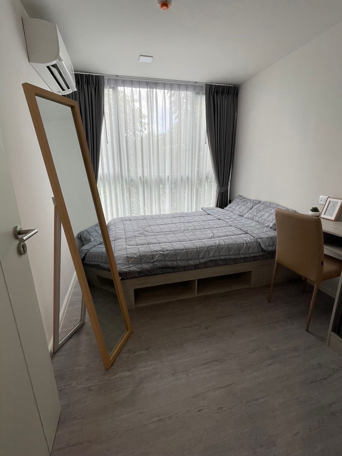 For RentCondoBangna, Bearing, Lasalle : Rent ATMOZ BANGNA Building/Building: D Floor: 2 Room Size: 27 sq.m. Price: 10,000 baht. Nearby location: Yellow Line  