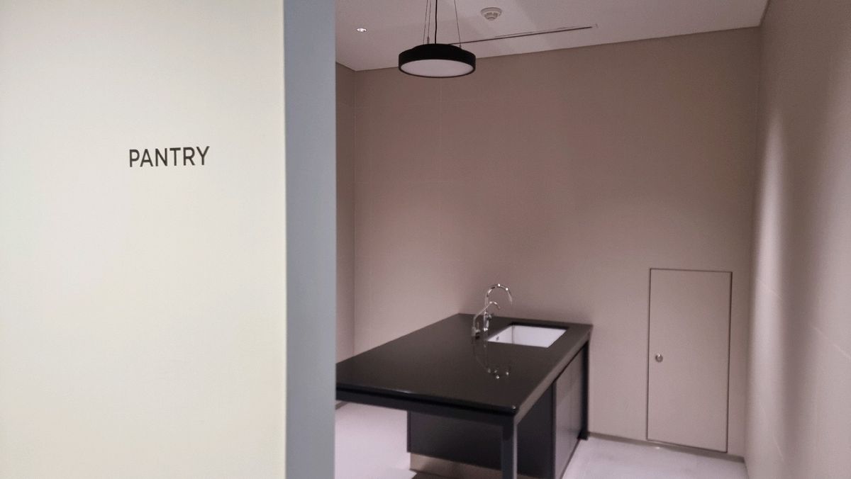 ให้เช่าสำนักงานนานา : Bts นานา ให้เช่าออฟฟิศ 175 ตาราง เมตร วิวดี สิ่งอำนวยความสะดวกครบ ตกแต่งทันสมัย