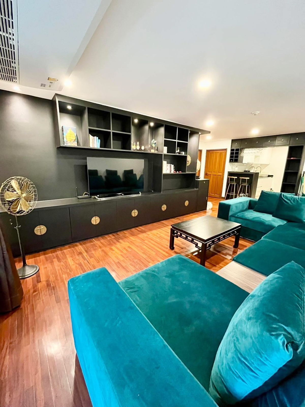 ขายคอนโดสุขุมวิท อโศก ทองหล่อ : ขาย บ้านจันทร์ คอนโด ซ.ทองหล่อ 20 ขนาด 90 ตรม. 2 นอน 2 น้ำ ห้องมุม