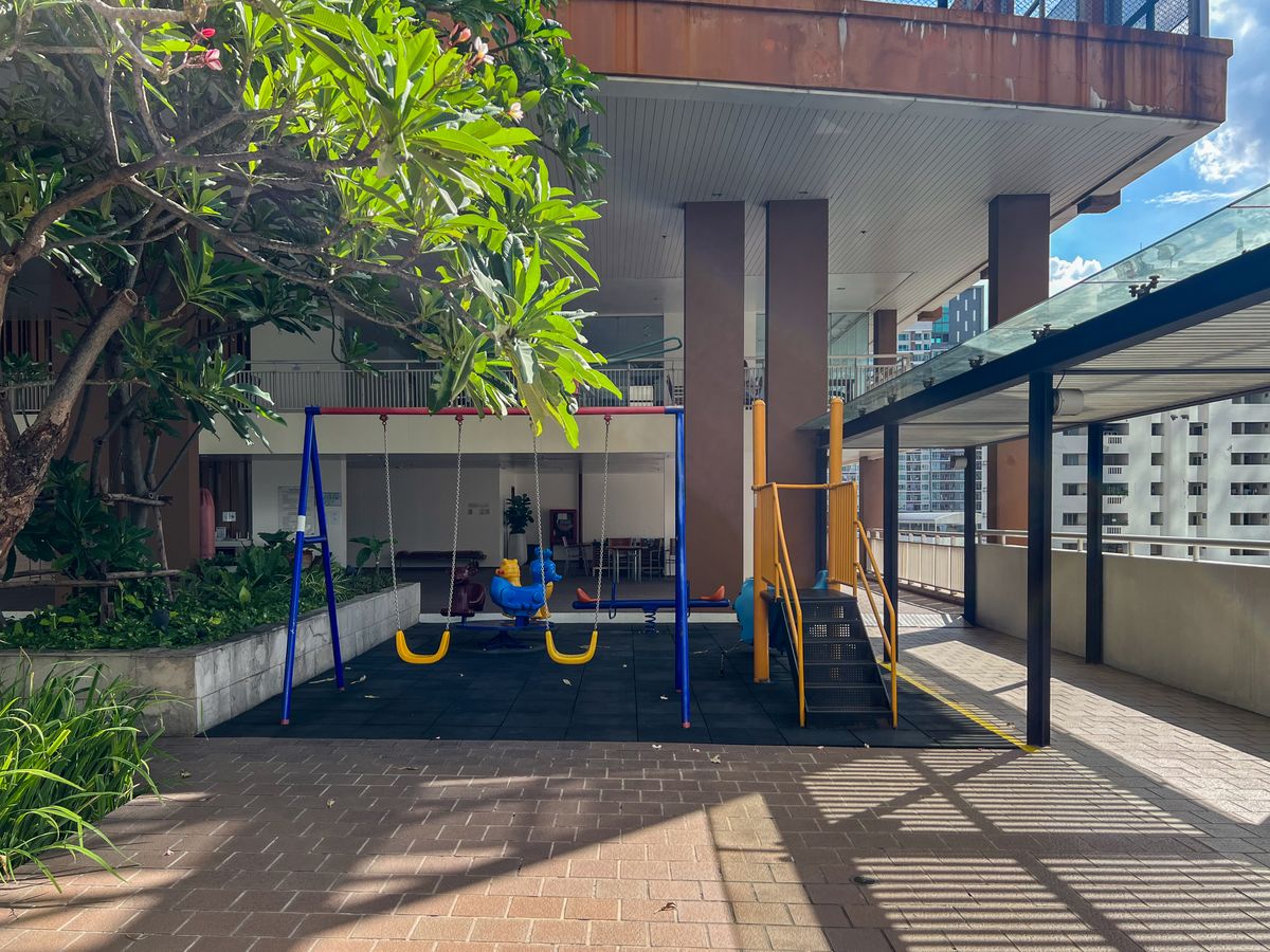 For SaleCondoSathorn, Narathiwat : The Empire Place / The best price in the market near BTS St. Louis Chong Nonsi / 1 bedtime 54 sq.m. Call 0937890899.