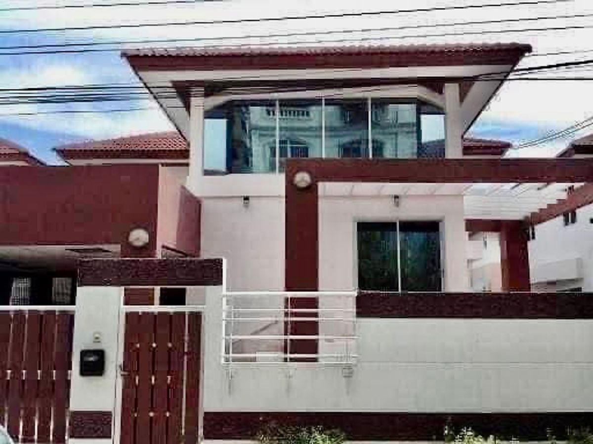 For RentHouseOnnut, Udomsuk : For Rent | Detached House in Areena Garden Village, Onnut 44 3 Bedrooms | 3 Bathrooms | 2 Stories | 67 SQ.Wah | 300 SQM Usable Area Near BTS On Nut & BTS Bang Chak