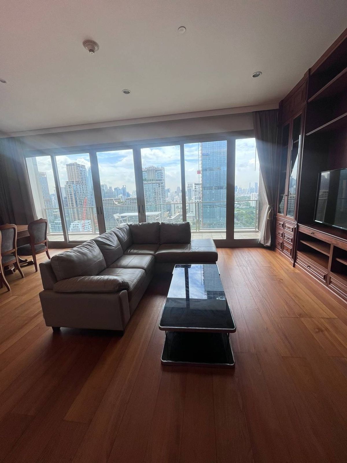ให้เช่าคอนโดวิทยุ ชิดลม หลังสวน : 185 Rajadamri / 3 Bedrooms (FOR RENT), 185 ราชดำริ / 3 ห้องนอน (ให้เช่า) DO616