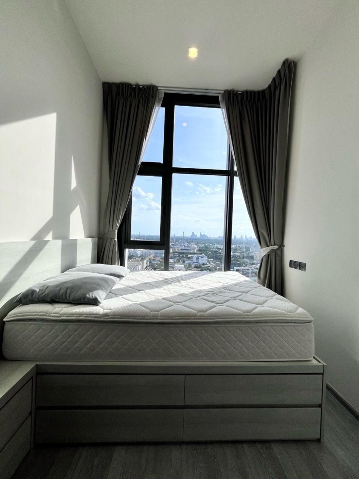 For RentCondoOnnut, Udomsuk : Duplex Room 1 Bedroom 1 Bathroom The Line Sukhumvit101 is available for rent.