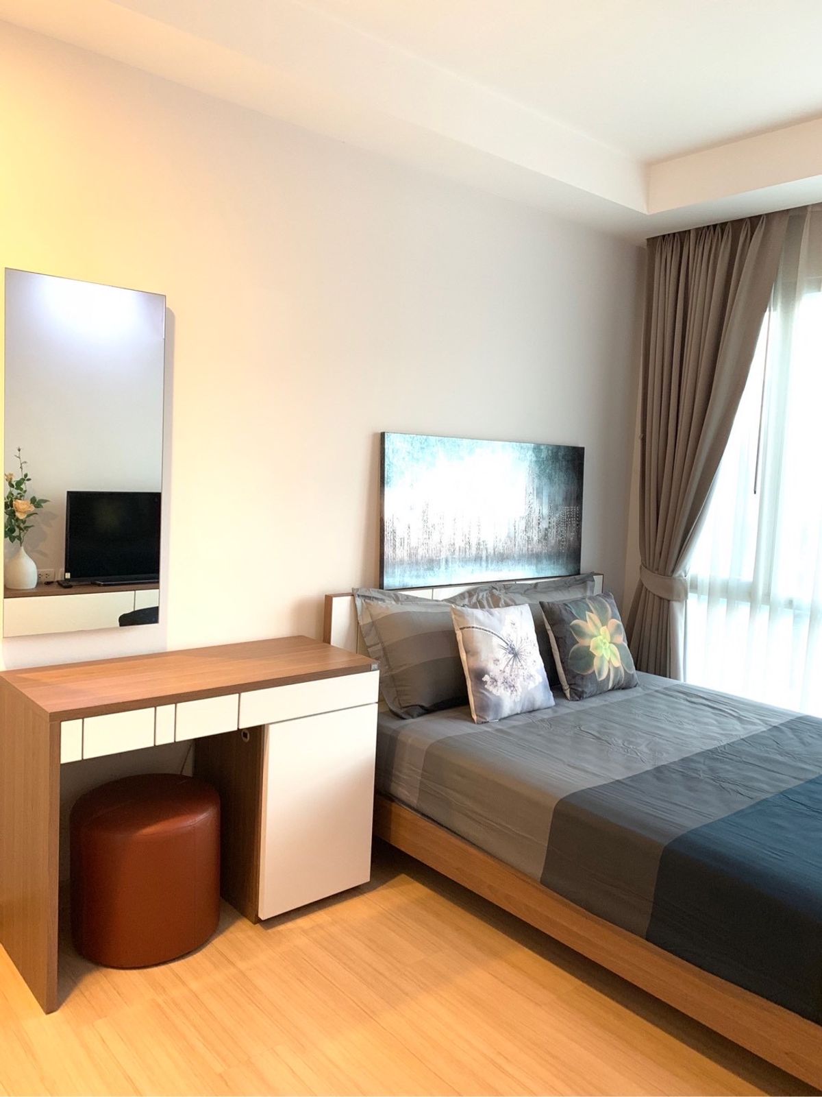 ให้เช่าคอนโดพระราม 9 เพชรบุรีตัดใหม่ RCA : Condo Thonglor คอนโดย่านทองหล่อ ราคาดีมากกก! เพียง 15,000.- เท่านั้น ✅
ห้องสวย น่าอยู่ ใกล้ BTS ทองหล่อ และ MRT เพชรบุรี 