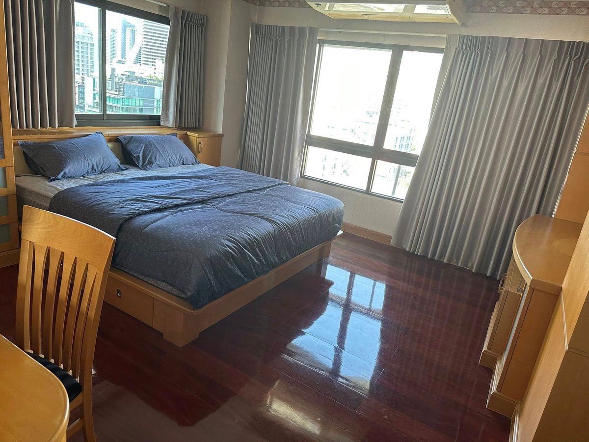 For SaleCondoWitthayu, Chidlom, Langsuan, Ploenchit : ✨ Baan Ploenchit Condo, 3 Bedrooms, Newly Renovated with Full Furniture, Near BTS Ploenchit – Unbeatable Value!
