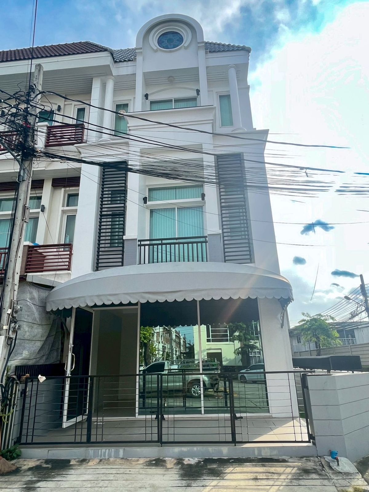 ขายทาวน์โฮมเกษตร นวมินทร์ ลาดปลาเค้า : พรีเมี่ยม เพลส นวมินทร์ - สุขาภิบาล 1 / 4 ห้องนอน (ขาย), Premium Place Nawamin - Sukhapiban 1 / 4 Bedrooms (FOR SALE) PIK084