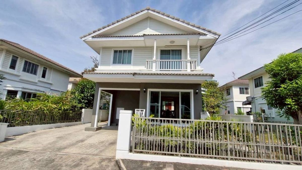 ให้เช่าบ้านปทุมธานี รังสิต ธรรมศาสตร์ : บ้านเดี่ยวให้เช่า  ใกล้โรงเรียนแย้มสะอาดรังสิต คลอง4 ลำลูกกา มบ.พฤกลดา1 เฟอร์นิเจอร์ครบ หิ้วกระเป๋าเข้าอยู่