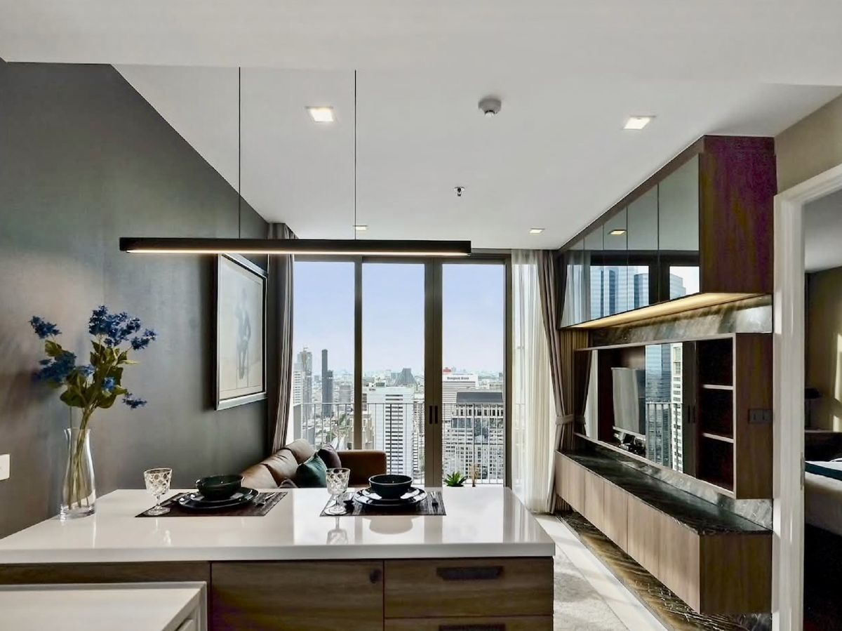 For RentCondoSathorn, Narathiwat : For Rent: Nara 9 Condominium | Prime Sathorn Area | High Floor
1 Bedroom | 43 SQM | 40th Floor | Near BTS Chongnonsi | Fully Furnished
