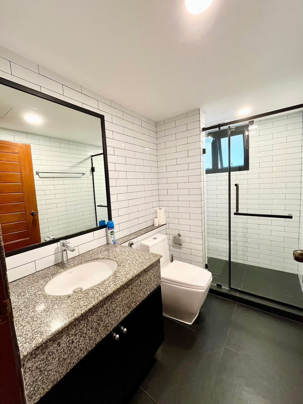 ขายคอนโดสุขุมวิท อโศก ทองหล่อ : ขาย บ้านจันทร์ คอนโด ซ.ทองหล่อ 20 ขนาด 90 ตรม. 2 นอน 2 น้ำ ห้องมุม