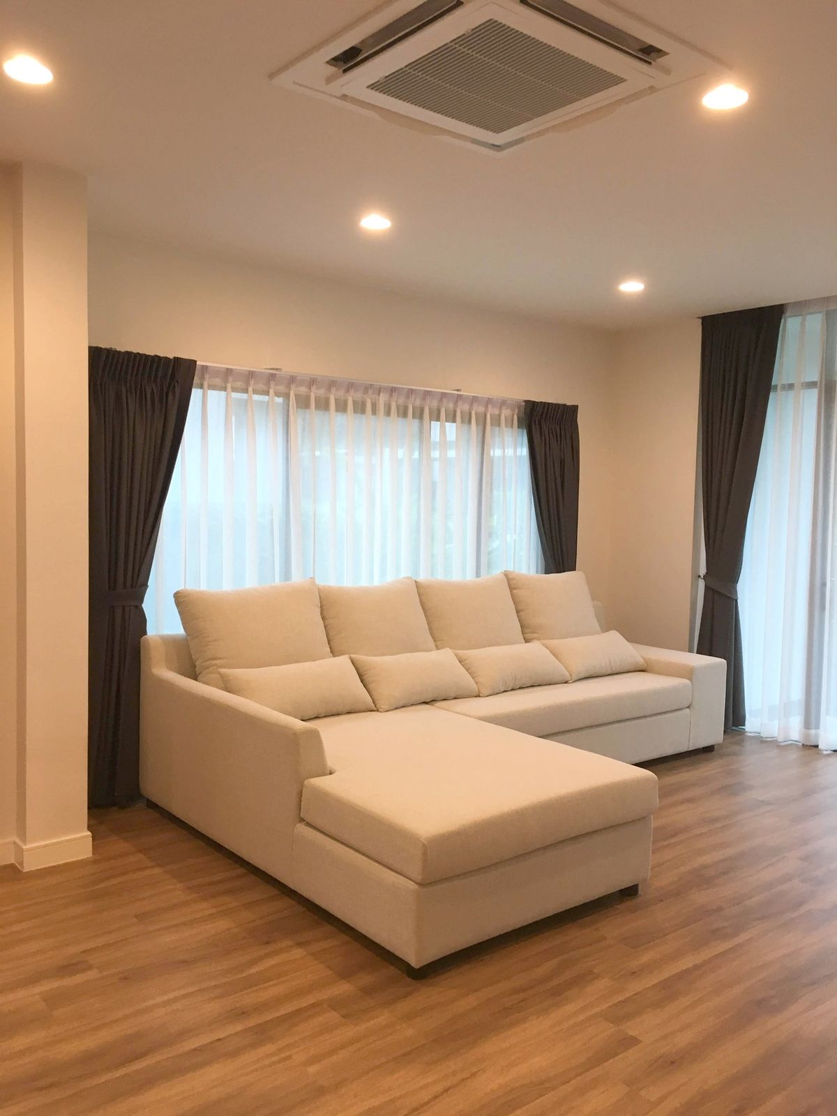 ให้เช่าบ้านพัฒนาการ ศรีนครินทร์ : 🔴84,000฿🔴 𝐇𝐨𝐮𝐬𝐞 𝗦𝗲𝘁𝘁𝗵𝗮𝘀𝗶𝗿𝗶 𝗞𝗿𝘂𝗻𝗴𝘁𝗵𝗲𝗽 𝗞𝗿𝗲𝗲𝘁𝗵𝗮 ┃ บ้านเดี่ยว เศรษฐสิริ กรุงเทพกรีฑา ✅ ใกล้ Airport Link หัวหมาก ยินดีบริการ🙏สนใจทัก 𝙇𝙄𝙉𝙀 มานะคะ (ตอบไวมาก):​📱 รหัสทรัพย์​ 6804-2703 📱: ไอดีไลน์:@bbcondo88