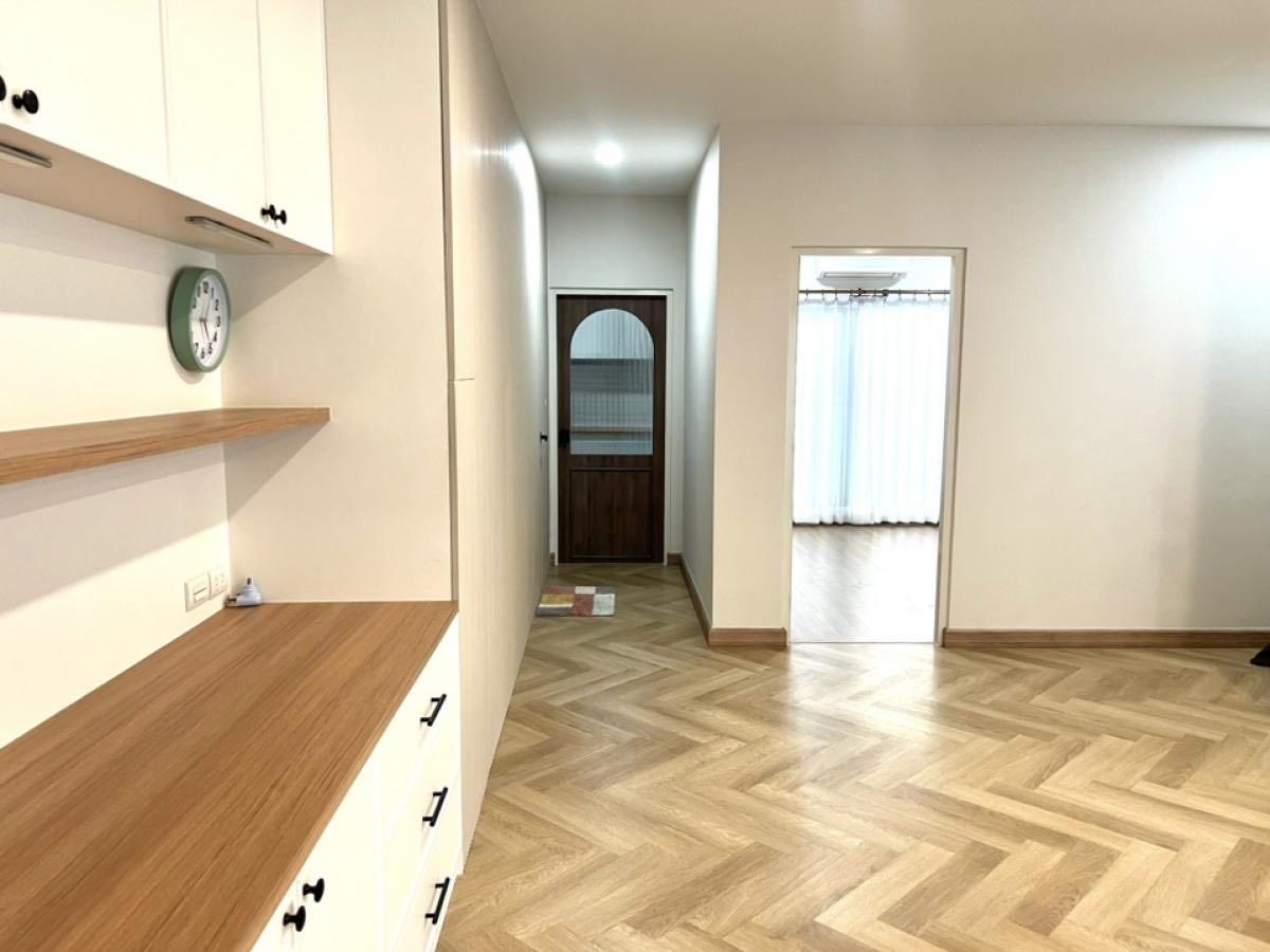 ขายทาวน์โฮมวิภาวดี ดอนเมือง หลักสี่ : ✨ โอกาสดี! บ้านเดี่ยวพร้อมเฟอร์ฯ ขาย 9.9 ล้าน – ทำเลทองใกล้ Central แจ้งวัฒนะ, ม.รังสิต, โรงพยาบาลมงกุฎวัฒนะ และทางด่วน