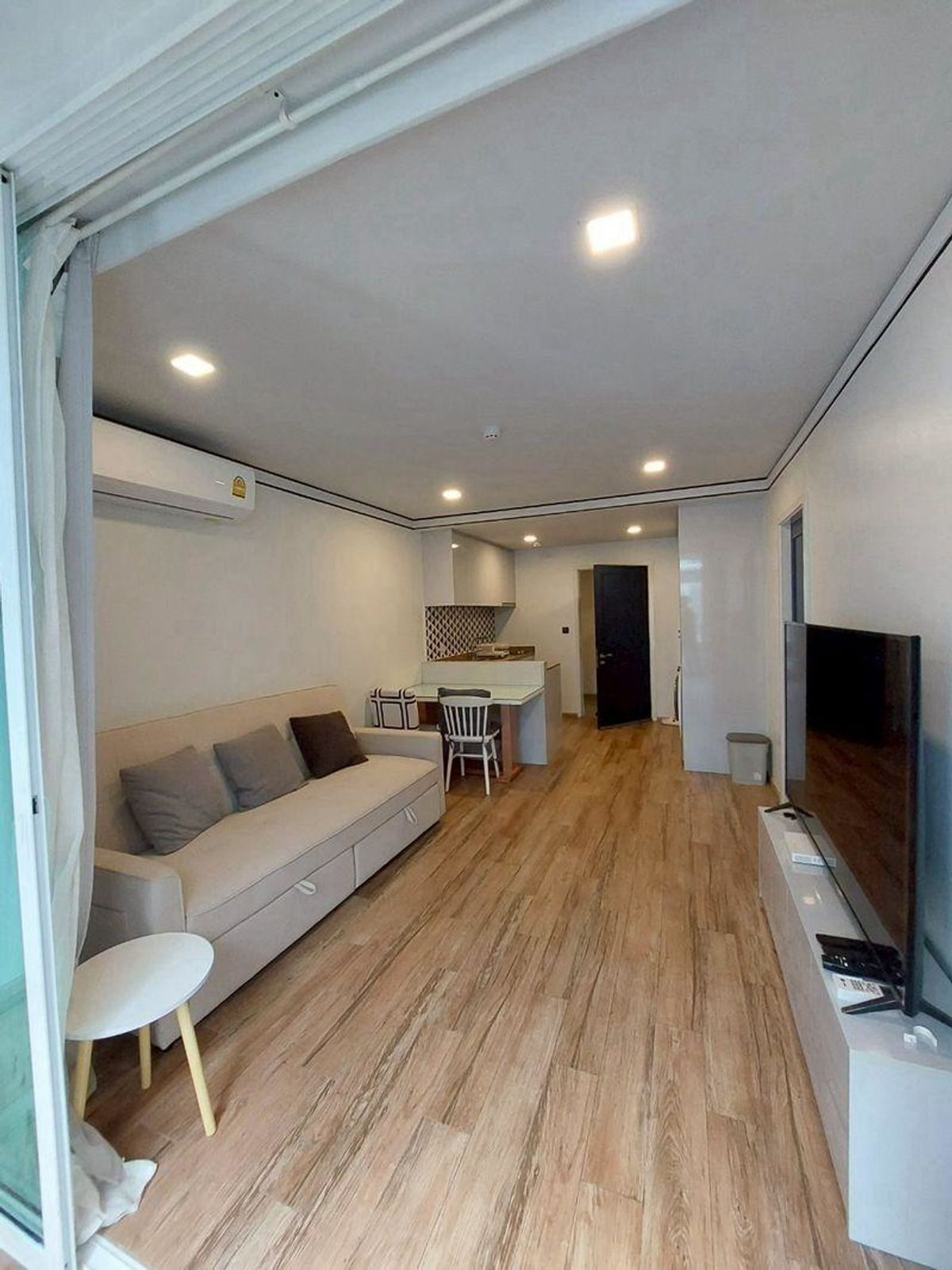 For SaleCondoSathorn, Narathiwat : LTH12387RE - Maestro 01 For Sale 1 BED 1 Bath Size 51 SQ.M. Near MRT Khlong TOEI ONLY 7.3 MB