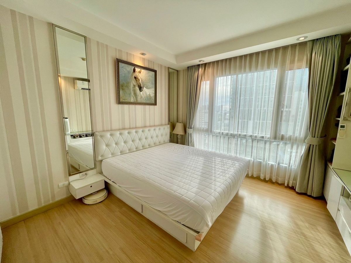 ให้เช่าคอนโดพระราม 9 เพชรบุรีตัดใหม่ RCA : THRU THONGLOR ⭐️⭐️⭐️⭐️⭐️ Special size 45 Sqm! ราคาเพียง 18,000.-
ชั้น 10 ห้องสวยมากก
