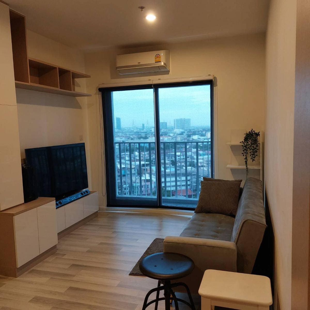 ขายคอนโดสาทร นราธิวาส : The Key Sathorn - Charoenraj / 2 Bedrooms (FOR SALE), เดอะ คีย์ สาทร - เจริญราษฎร์ / 2 ห้องนอน (ขาย) MHOW478