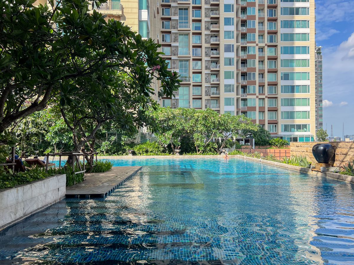 For SaleCondoSathorn, Narathiwat : The Empire Place / The best price in the market near BTS St. Louis Chong Nonsi / 1 bedtime 54 sq.m. Call 0937890899.