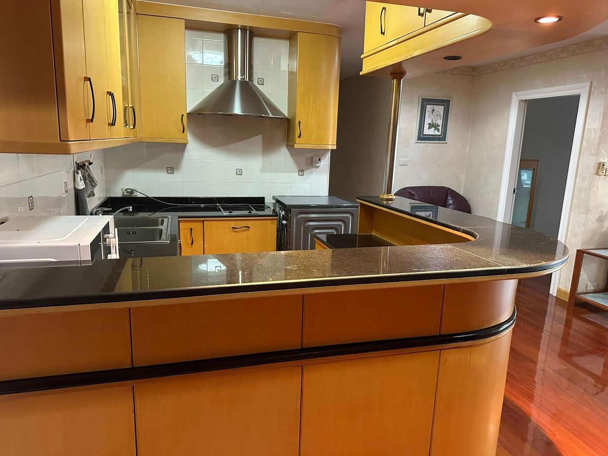 For SaleCondoWitthayu, Chidlom, Langsuan, Ploenchit : ✨ Baan Ploenchit Condo, 3 Bedrooms, Newly Renovated with Full Furniture, Near BTS Ploenchit – Unbeatable Value!