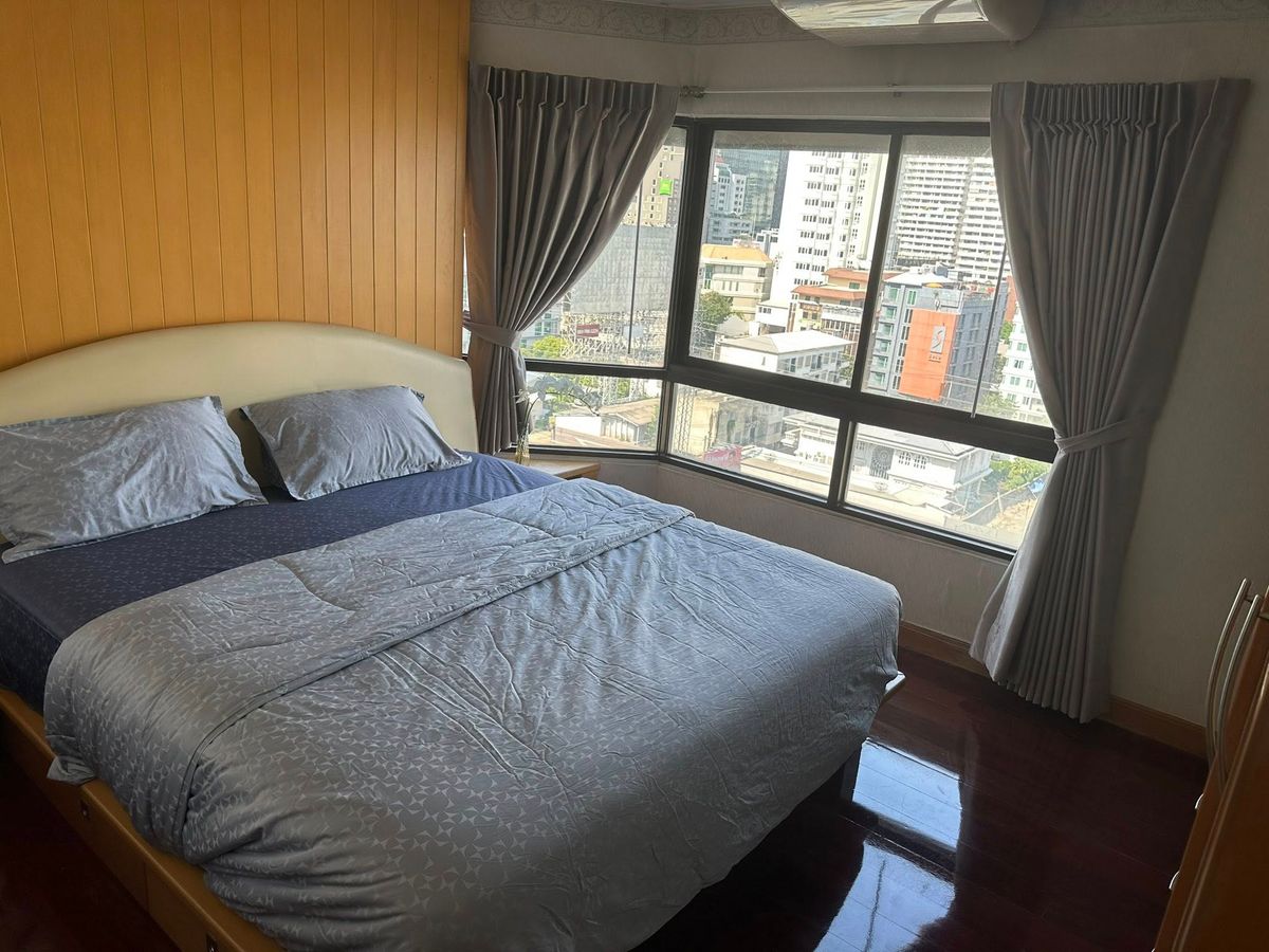 For SaleCondoWitthayu, Chidlom, Langsuan, Ploenchit : ✨ Baan Ploenchit Condo, 3 Bedrooms, Newly Renovated with Full Furniture, Near BTS Ploenchit – Unbeatable Value!