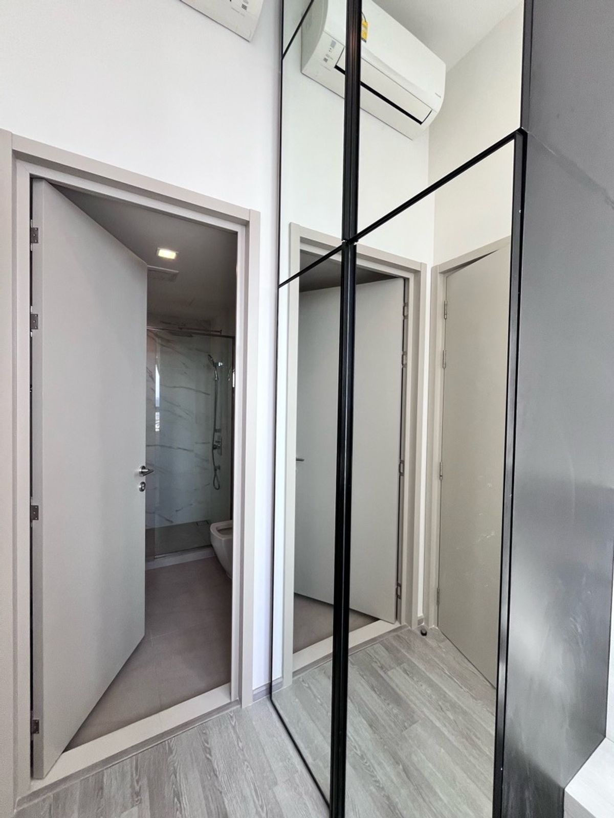 For RentCondoOnnut, Udomsuk : Duplex Room 1 Bedroom 1 Bathroom The Line Sukhumvit101 is available for rent.