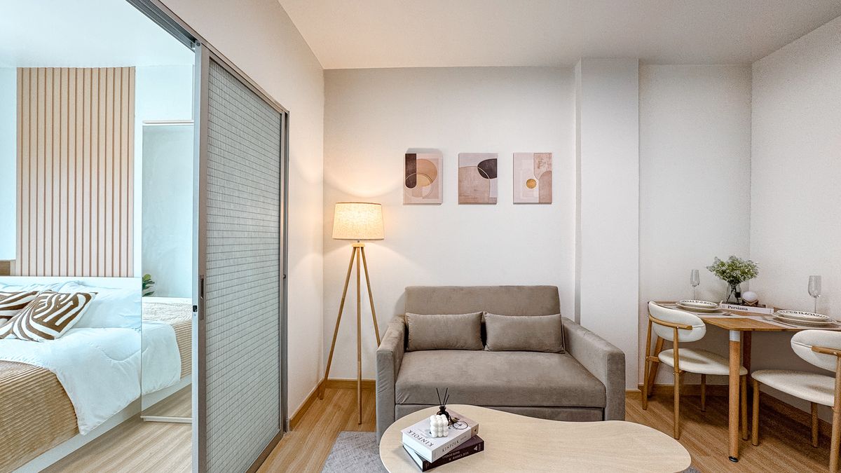 For SaleCondoPathum Thani,Rangsit, Thammasat : 📍 Sell Condo The Kith Lam Luk Ka, Khlong 2, new renovated room with Built-in. There is only 1.05 MB. Good location on the main road, Lam Luk Ka. Surrounded by department stores and utilities, just 15 minutes to Future Park Rangsit  