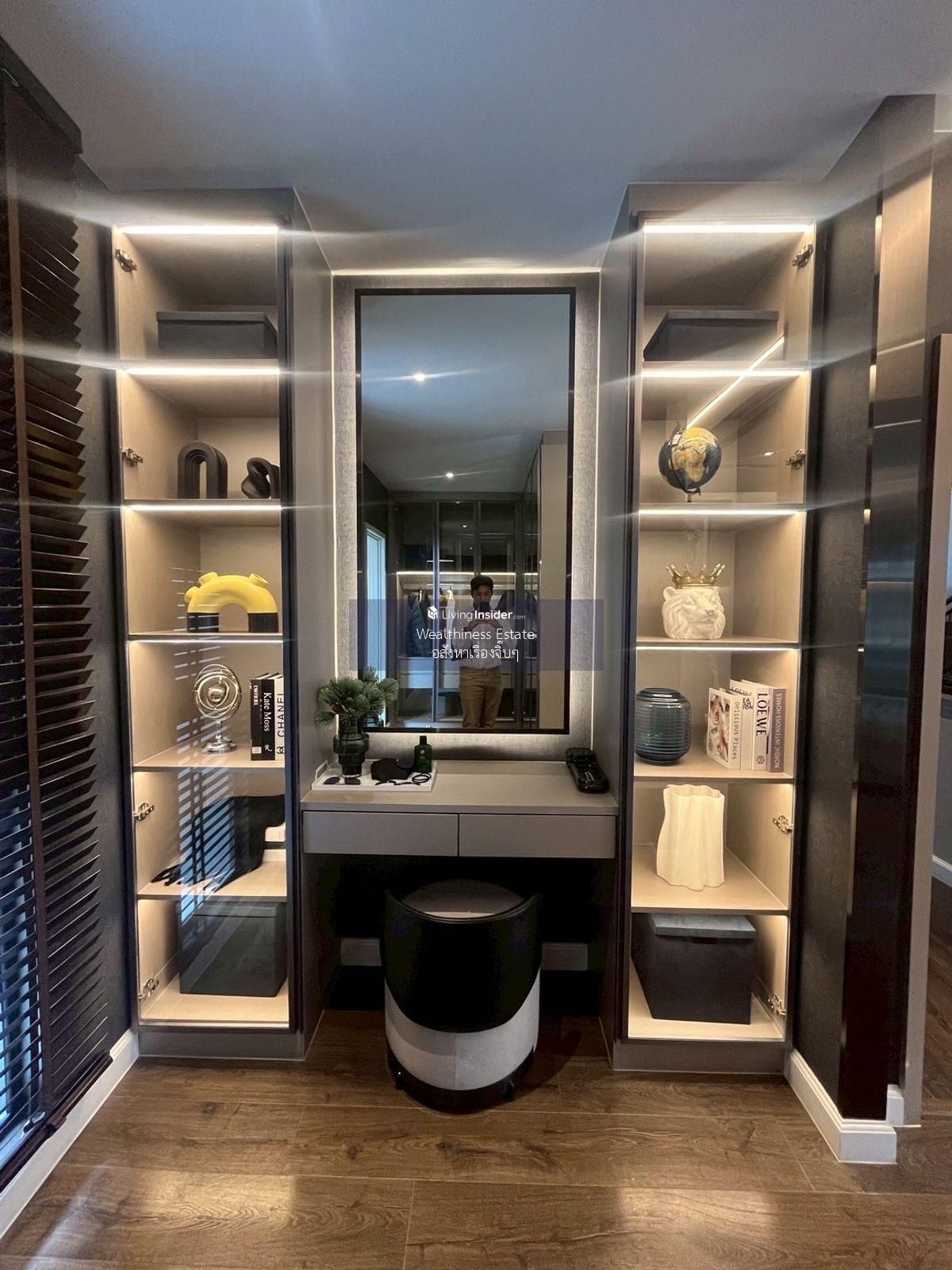 For SaleHouseRama5, Ratchapruek, Bangkruai : For Sale | 3 -storey detached house after Central West Ville Ratchapruek! Project: Vana Ratchapruek-Westville, beautiful house, very good location, contact 095-530-0101 (Emi)