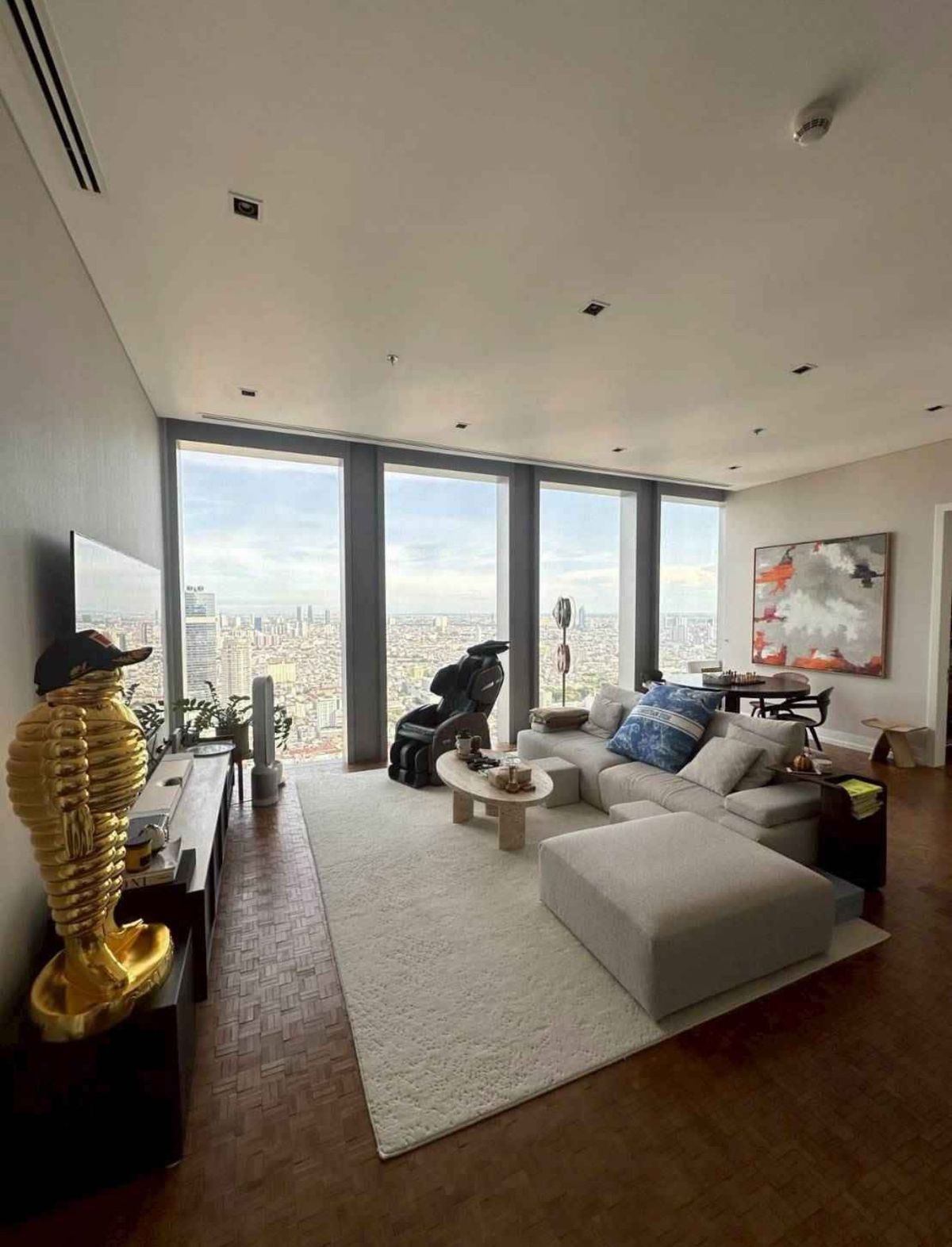 ขายคอนโดสาทร นราธิวาส : The Ritz Carton Residence  2Bed 2bath 124 sqm high floor 60.25 MB 