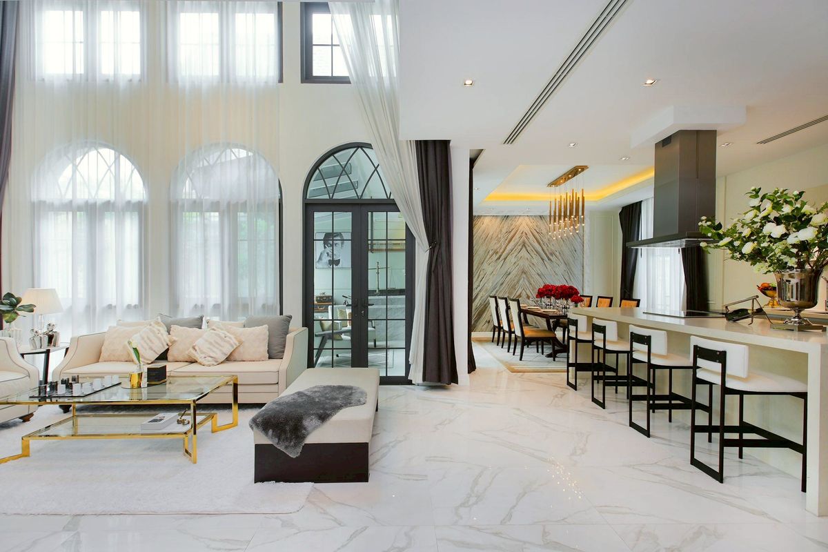 ขายบ้านสุขุมวิท อโศก ทองหล่อ : LTH12386 - Luxury House FOR SALE in EKKAMAI 22 Size 49.9 Sq.W 500 Sq.M. 4 beds 5 baths BTS Ekkamai Station ONLY 70 MB