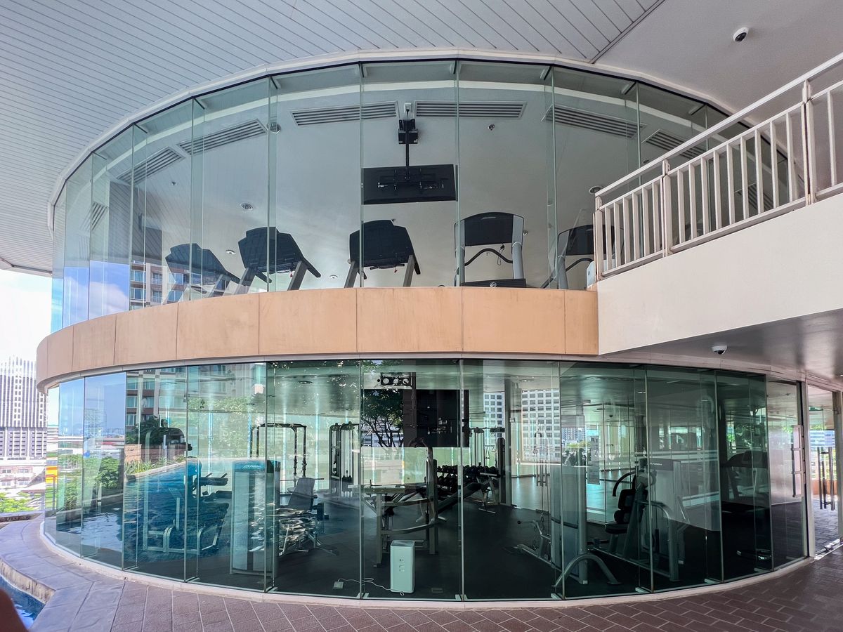 For SaleCondoSathorn, Narathiwat : The Empire Place / The best price in the market near BTS St. Louis Chong Nonsi / 1 bedtime 54 sq.m. Call 0937890899.