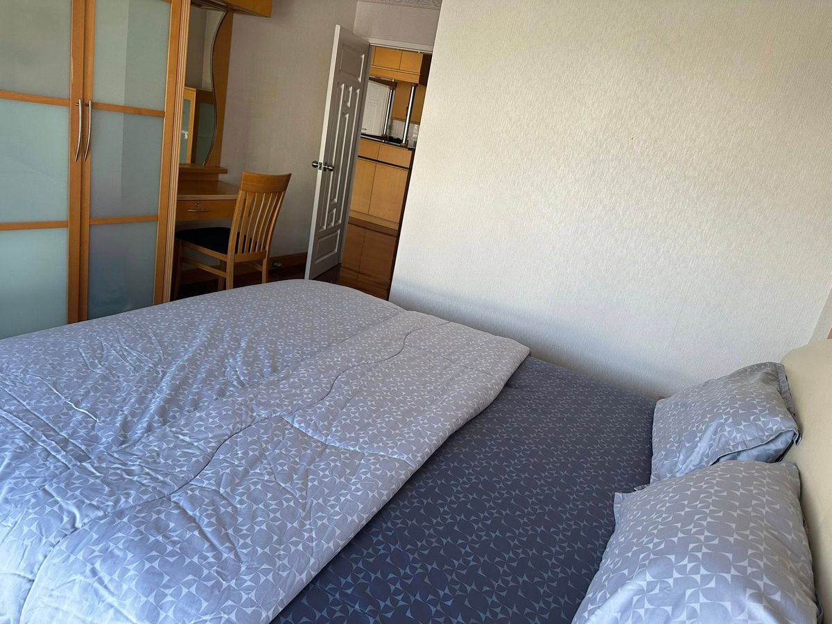 For SaleCondoWitthayu, Chidlom, Langsuan, Ploenchit : ✨ Baan Ploenchit Condo, 3 Bedrooms, Newly Renovated with Full Furniture, Near BTS Ploenchit – Unbeatable Value!