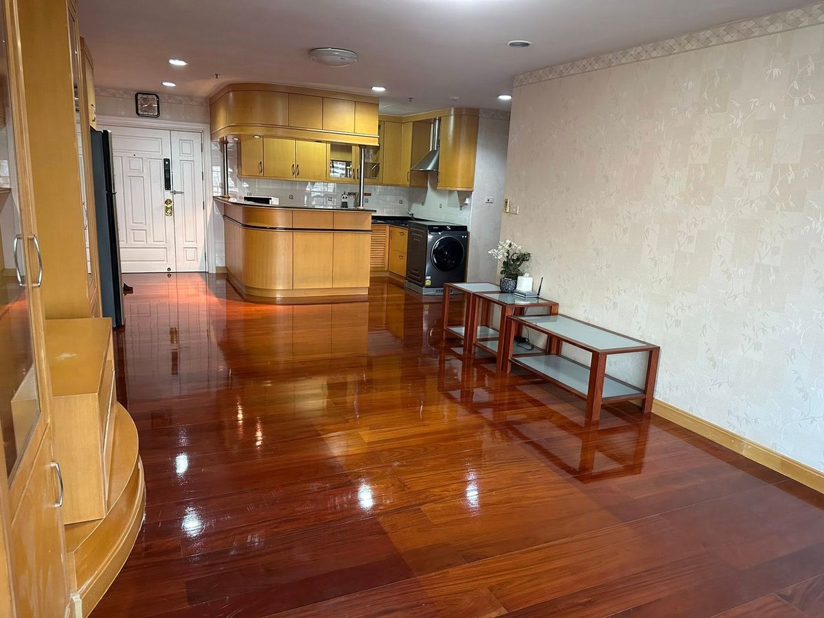 For SaleCondoWitthayu, Chidlom, Langsuan, Ploenchit : ✨ Baan Ploenchit Condo, 3 Bedrooms, Newly Renovated with Full Furniture, Near BTS Ploenchit – Unbeatable Value!