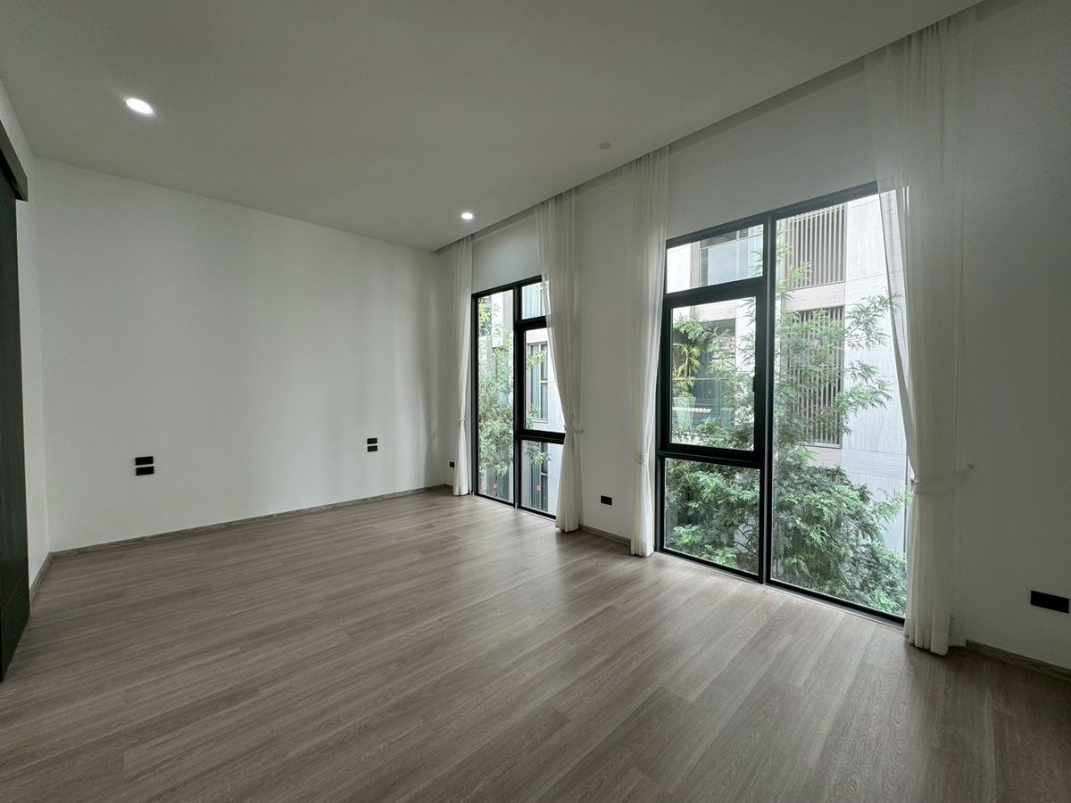 For SaleTownhomeNana, North Nana,Sukhumvit13, Soi Nana : New renovated houses ** NO CO-AGENT ** 